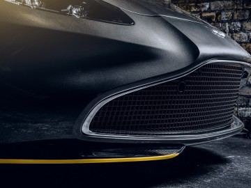 Aston Martin Vantage i DBS Superleggera 007